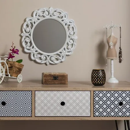 Elegant By The With Comforts Apartment