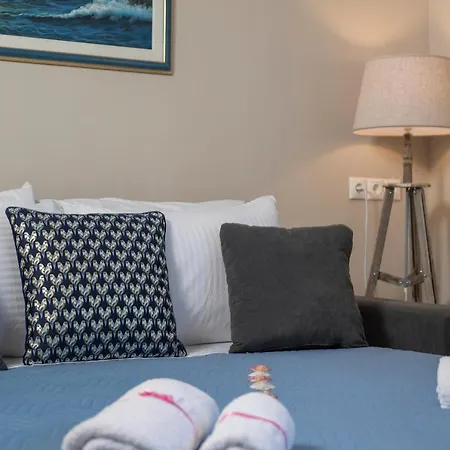 Apartment Elegant By The With Comforts